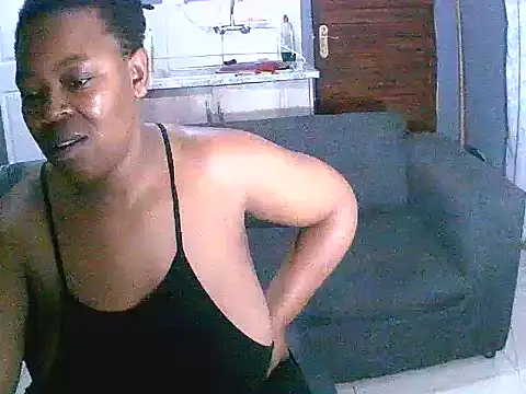 Snapshot of curvyloneah75 chatting on 11, 12, 2024 curvyloneah75 online show from 11, 12, 2024