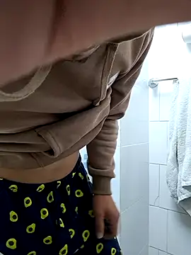 Snapshot of tula_chyk chatting on 4, 12, 2024 tula chyk online show from 4, 12, 2024