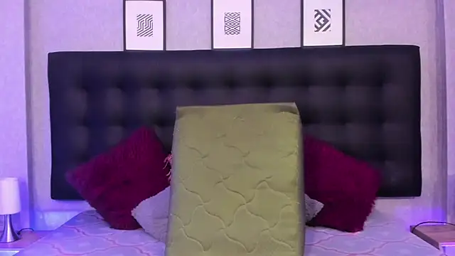 MeleekXXX  online show from 5, 2, 2025