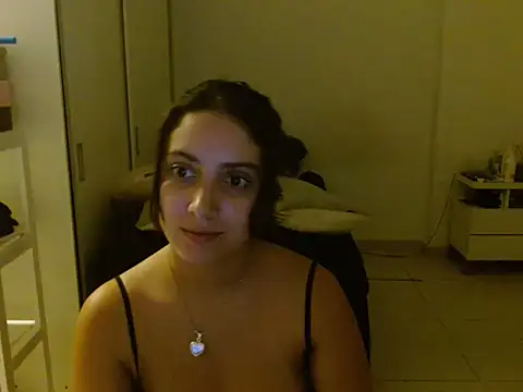 Snapshot of xBubblyBarbiexx chatting on 5, 3, 2025 xBubblyBarbiexx online show from 5, 3, 2025