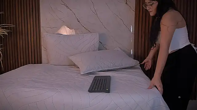 king lovely hornyy online show from 8, 4, 2026