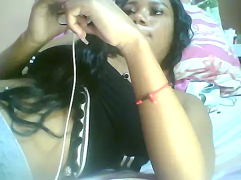 Snapshot of Fariana01 chatting on 9, 1, 2025 Fariana01 online show from 9, 1, 2025