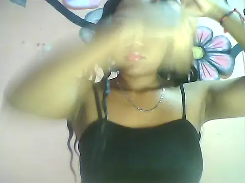 Snapshot of Fariana01 chatting on 18, 1, 2025 Fariana01 online show from 18, 1, 2025