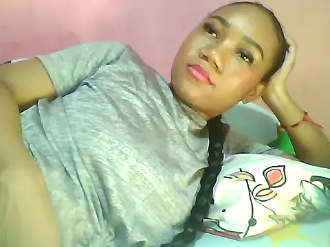 Snapshot of Fariana01 chatting on 12, 2, 2025 Fariana01 online show from 12, 2, 2025