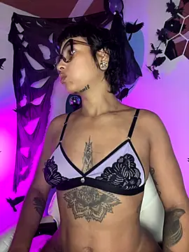 LollaByer online show from 20, 10, 2025