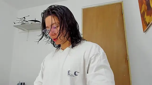 Snapshot of AngelBennet_ chatting on 9, 2, 2025 AngelBennet online show from 9, 2, 2025