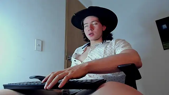 Snapshot of AngelBennet_ chatting on 3, 12, 2025 AngelBennet online show from 3, 12, 2025