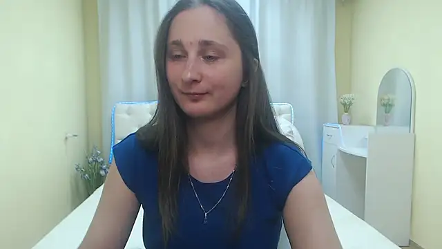 Snapshot of MichelLeee chatting on 26, 5, 2026 MichelLeee online show from 26, 5, 2026