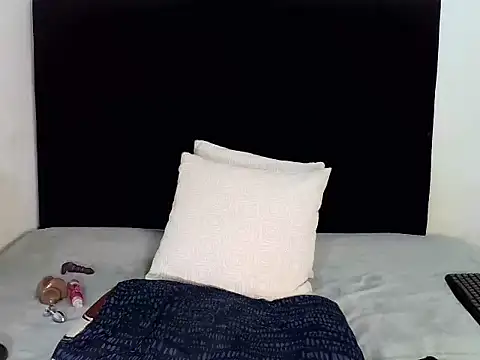 Snapshot of RayaBae chatting on 4, 3, 2026 RayaBae online show from 4, 3, 2026