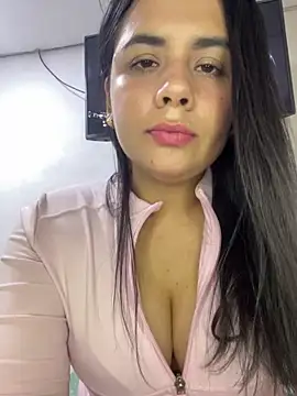 Snapshot of Leyna_Kenet chatting on 15, 2, 2026 Leyna Kenet online show from 15, 2, 2026