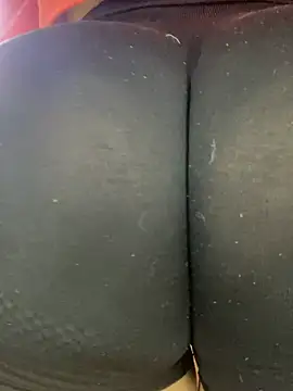 Snapshot of Leyna_Kenet chatting on 18, 2, 2026 Leyna Kenet online show from 18, 2, 2026