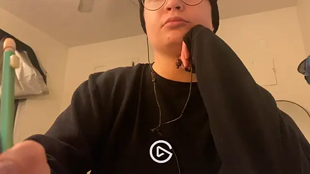 Snapshot of livcutebaby chatting on 21, 12, 2024 livcutebaby online show from 21, 12, 2024