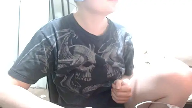 Snapshot of livcutebaby chatting on 2, 1, 2025 livcutebaby online show from 2, 1, 2025