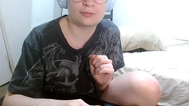 Snapshot of livcutebaby chatting on 2, 1, 2025 livcutebaby online show from 2, 1, 2025