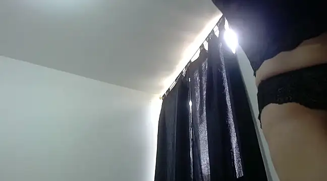 nicolle milf1978 online show from 22, 2, 2025