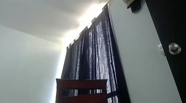 nicolle milf1978 online show from 11, 3, 2025