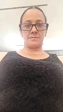 nicolle milf1978 online show from 6, 10, 2025