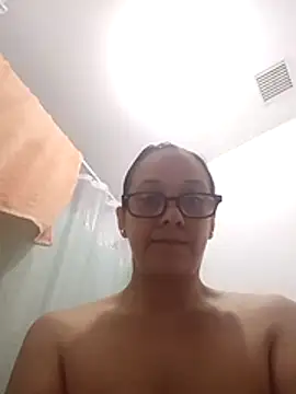 Snapshot of nicolle_milf1978 chatting on 23, 4, 2026 nicolle milf1978 online show from 23, 4, 2026