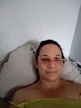 nicolle milf1978 online show from 25, 6, 2026