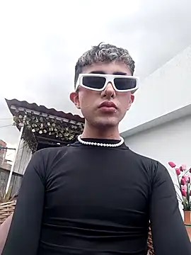 Noah Xitruxx online show from 9, 10, 2025