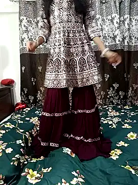 Snapshot of Cute-Bhavya chatting on 3, 2, 2025 Cute-Bhavya online show from 3, 2, 2025