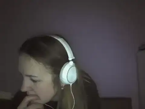 Milaniya261 online show from 24, 2, 2025