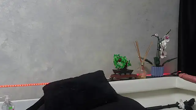 SquirtyFit Devil online show from 27, 12, 2024