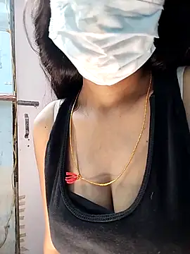 Snapshot of riyagupta5 chatting on 9, 10, 2025 riyagupta5 online show from 9, 10, 2025