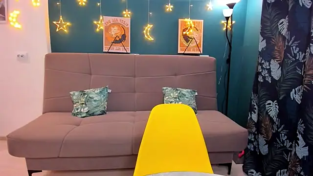 Snapshot of Xloe_Queen chatting on 20, 3, 2025 Xloe Queen online show from 20, 3, 2025