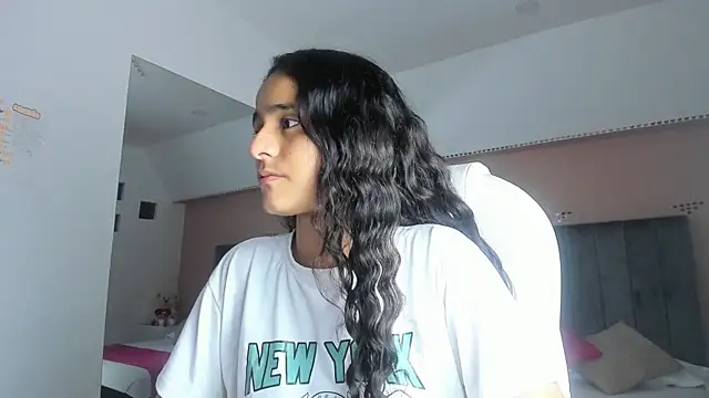 Snapshot of Giselle_Roldan chatting on 26, 9, 2025 Giselle Roldan online show from 26, 9, 2025