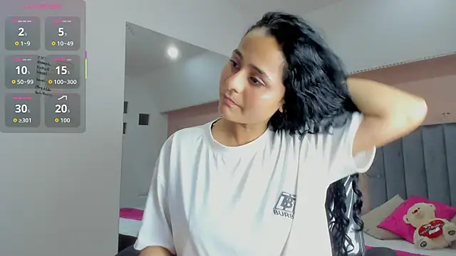 Giselle Roldan online show from 15, 11, 2025