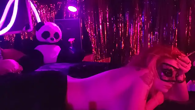 Snapshot of anonymouszN chatting on 2, 1, 2025 anonymouszN online show from 2, 1, 2025