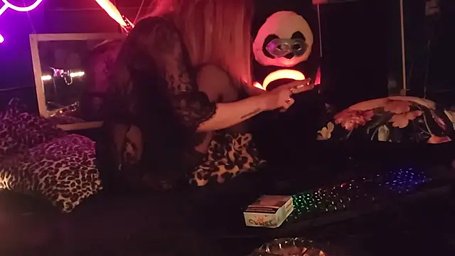 Snapshot of anonymouszN chatting on 15, 1, 2025 anonymouszN online show from 15, 1, 2025