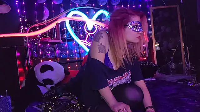 Snapshot of anonymouszN chatting on 8, 3, 2025 anonymouszN online show from 8, 3, 2025