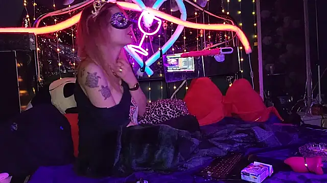 Snapshot of anonymouszN chatting on 13, 3, 2025 anonymouszN online show from 13, 3, 2025