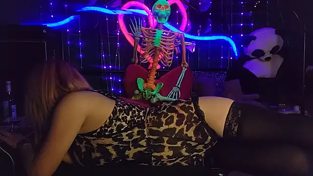 Snapshot of anonymouszN chatting on 19, 9, 2025 anonymouszN online show from 19, 9, 2025