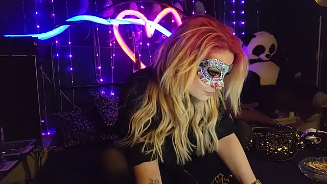 Snapshot of anonymouszN chatting on 21, 10, 2025 anonymouszN online show from 21, 10, 2025