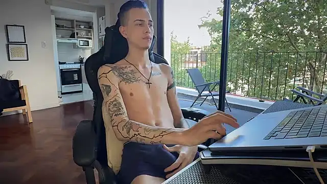 Den BlueXx online show from 8, 4, 2026