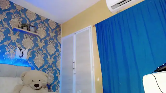 nicoledollts online show from 1, 11, 2025