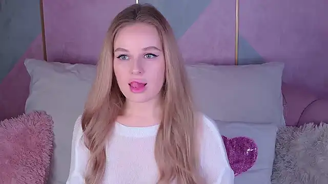 Snapshot of BeatriceEsmont chatting on 9, 2, 2025 BeatriceEsmont online show from 9, 2, 2025