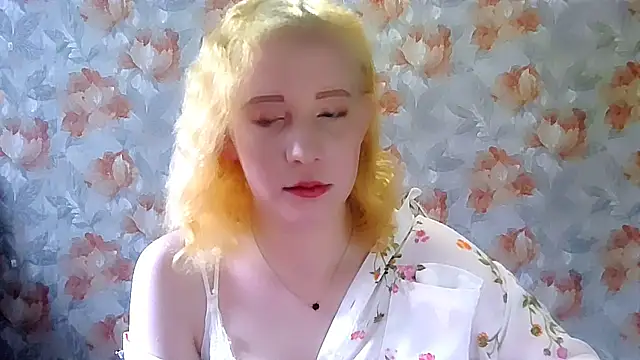 Snapshot of MelxMellie chatting on 30, 4, 2026 MelxMellie online show from 30, 4, 2026