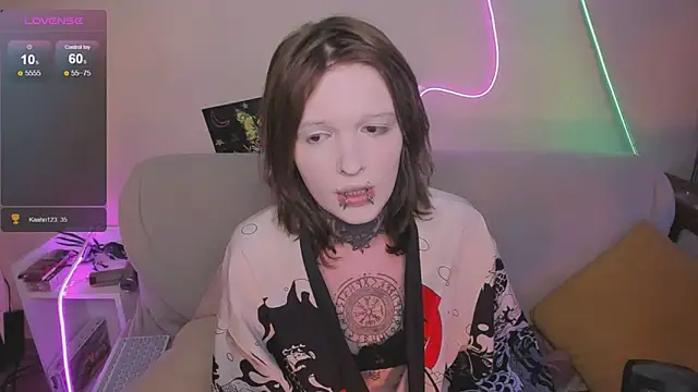 Snapshot of Simona_Rain chatting on 18, 4, 2026 Simona Rain online show from 18, 4, 2026