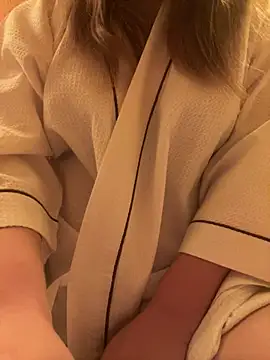 Snapshot of Remi_official chatting on 14, 12, 2024 Remi official online show from 14, 12, 2024