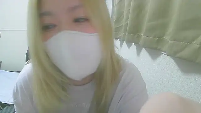 Snapshot of Remi_official chatting on 3, 10, 2025 Remi official online show from 3, 10, 2025