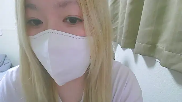 Snapshot of Remi_official chatting on 12, 10, 2025 Remi official online show from 12, 10, 2025