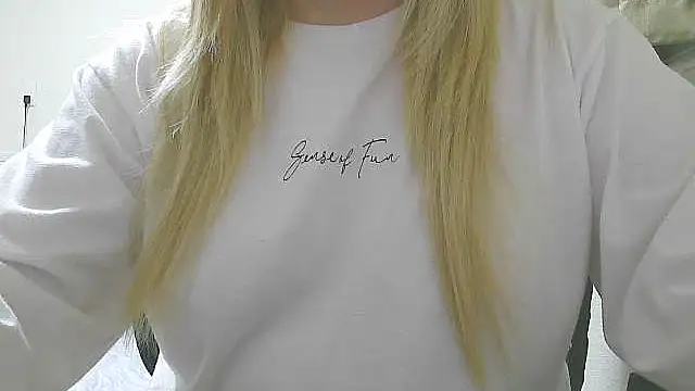 Snapshot of Remi_official chatting on 30, 10, 2025 Remi official online show from 30, 10, 2025