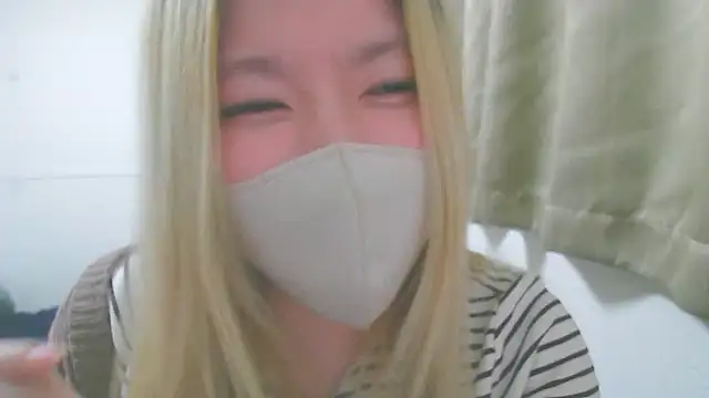 Snapshot of Remi_official chatting on 19, 12, 2025 Remi official online show from 19, 12, 2025