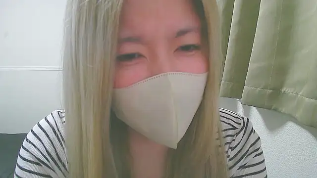 Snapshot of Remi_official chatting on 4, 4, 2026 Remi official online show from 4, 4, 2026