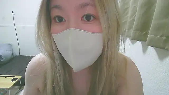 Snapshot of Remi_official chatting on 16, 4, 2026 Remi official online show from 16, 4, 2026