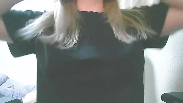 Snapshot of Remi_official chatting on 5, 6, 2026 Remi official online show from 5, 6, 2026